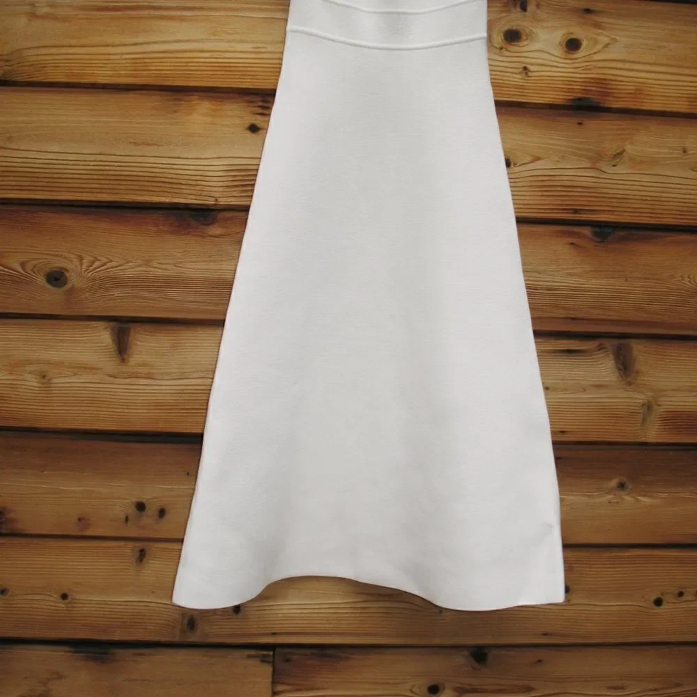 Scanlan Theodore Ivory Crepe Halter Dress - Picture 5 of 10